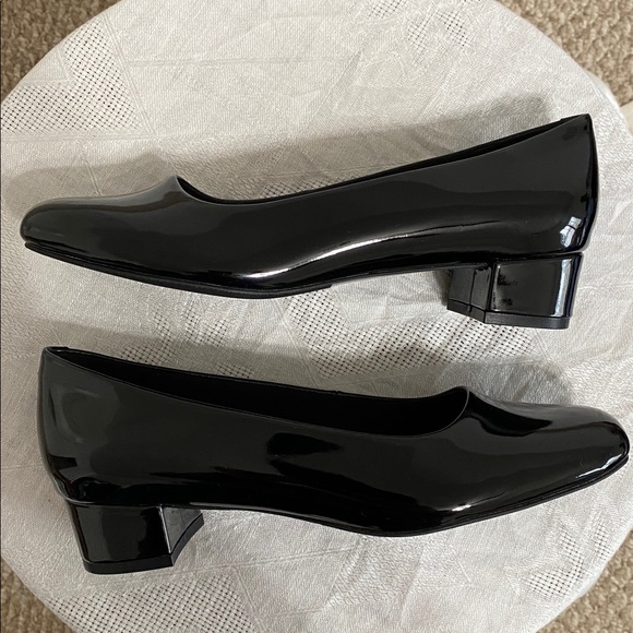 Brand New Trotters Dream Black Patent  Low Heel Pumps - Picture 2 of 8